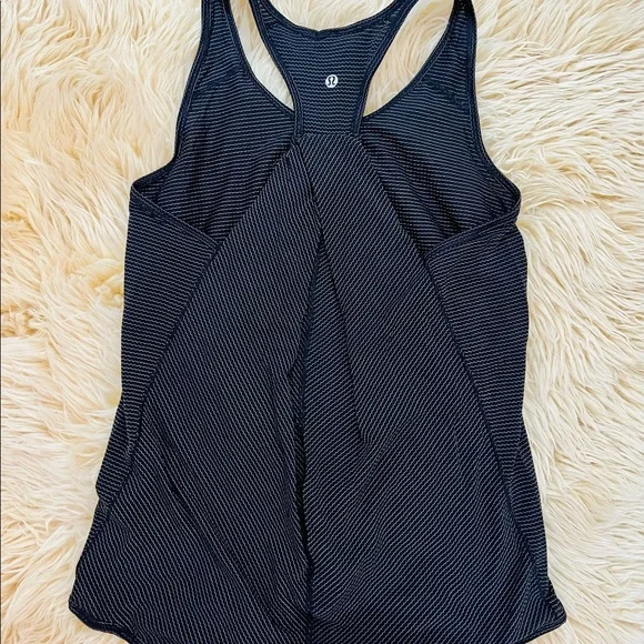 NWOT Lululemon Love Tank Pleated - Picture 4 of 6